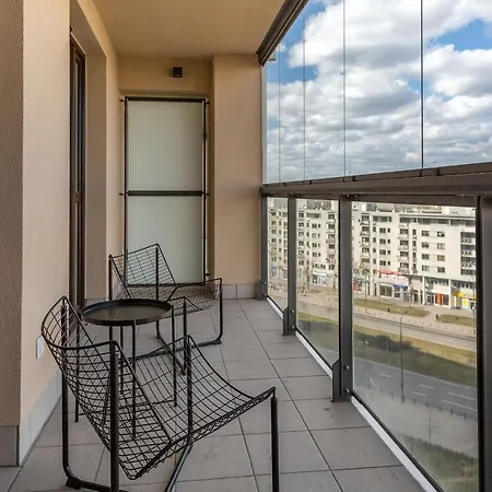 Rondo Wiatraczna By Renters