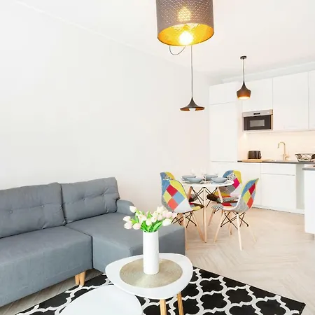 Rondo Wiatraczna By Renters * Warsaw