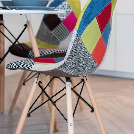 Rondo Wiatraczna By Renters شقة